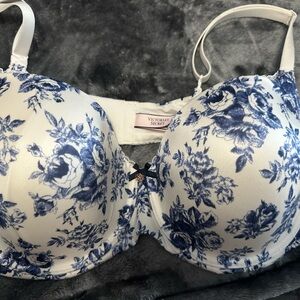 Victoria secret lined Demi